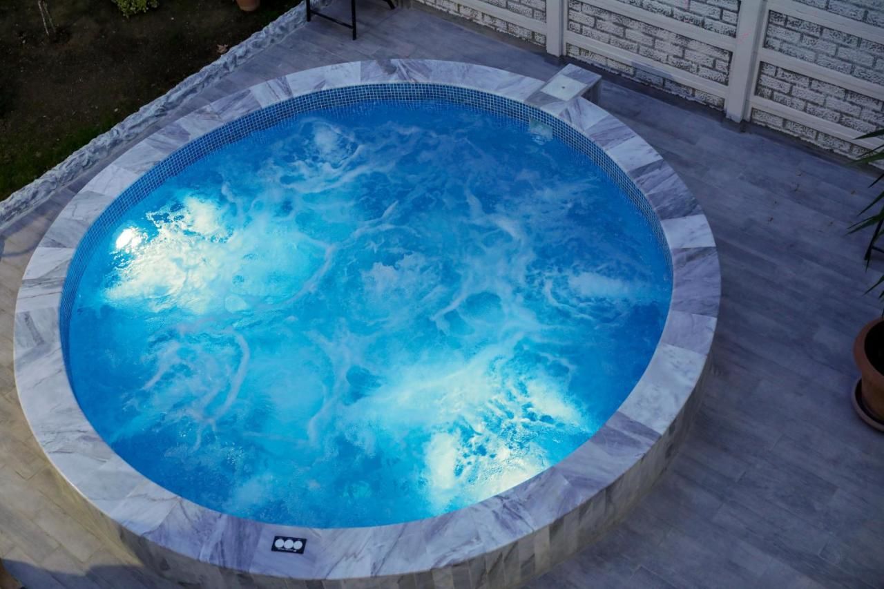 Отель Hotel DELUXE 55 Тбилиси-40