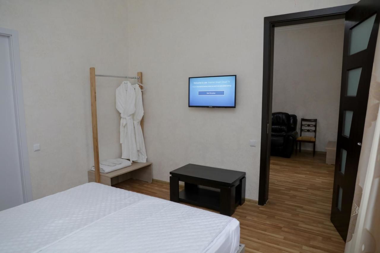 Отель Hotel DELUXE 55 Тбилиси