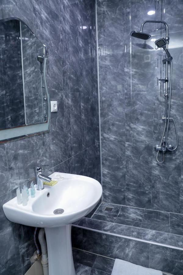 Отель Hotel DELUXE 55 Тбилиси-10