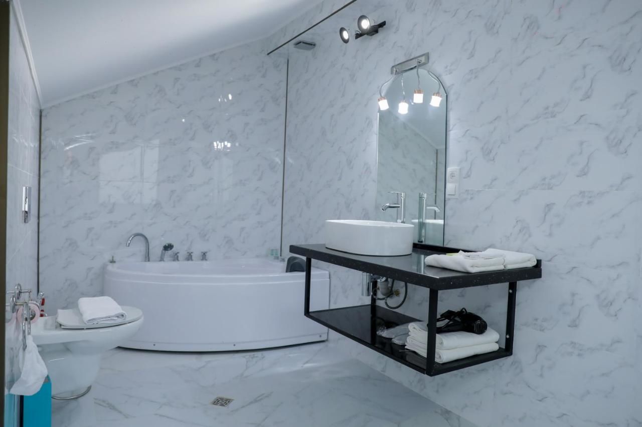 Отель Hotel DELUXE 55 Тбилиси-12